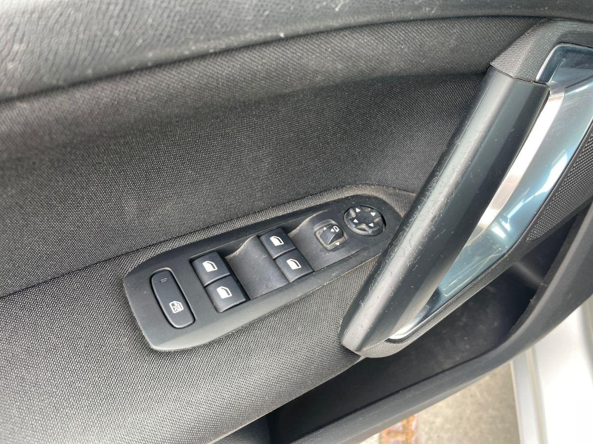 Peugeot 308 Active 1.6 Blue-HDI FAP - Bild 12