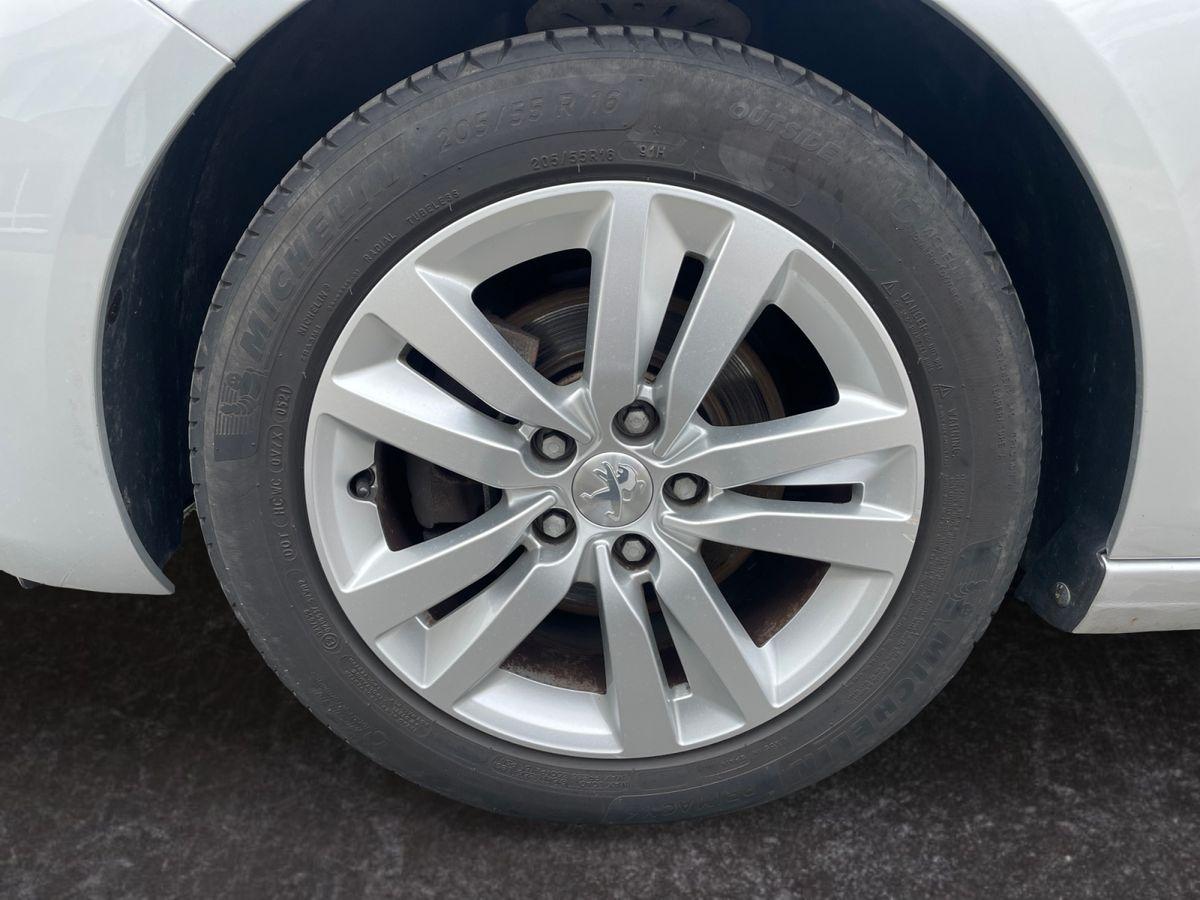 Peugeot 308 Active 1.6 Blue-HDI FAP - Bild 10
