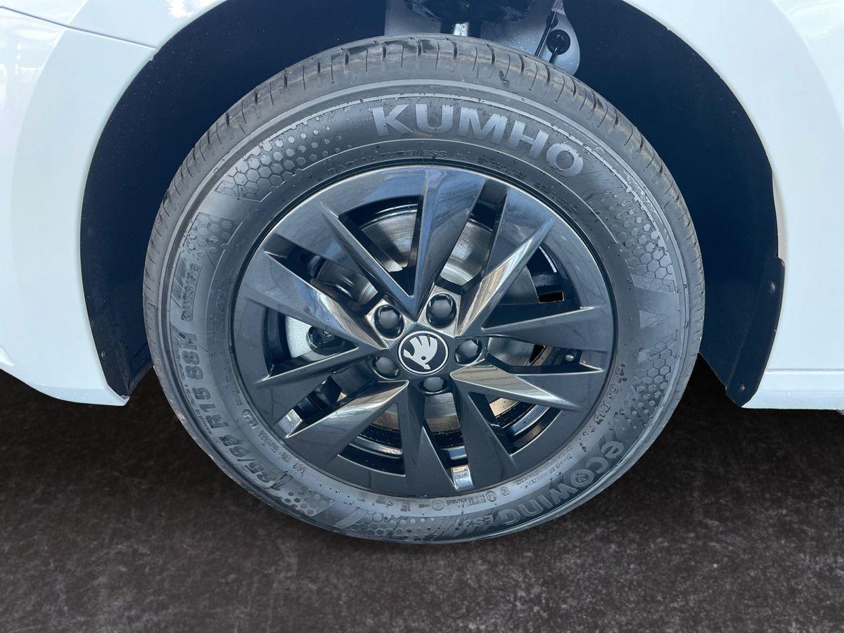 Skoda Fabia 1.0 TSI DSG Aut. * NAVI über SmartLink/KAMERA * - Bild 10