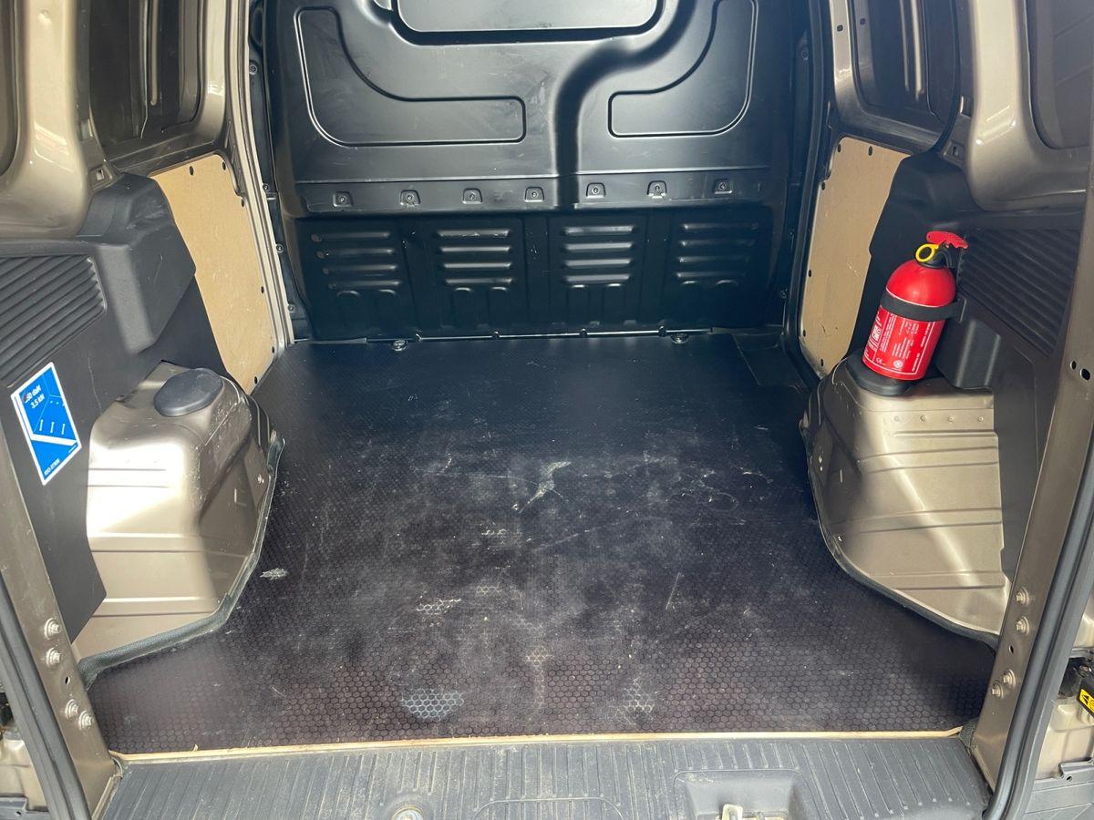 Ford Transit Courier 1.0 EcoBoost ** KAMERA / BLUETOOTH ** - Bild 20