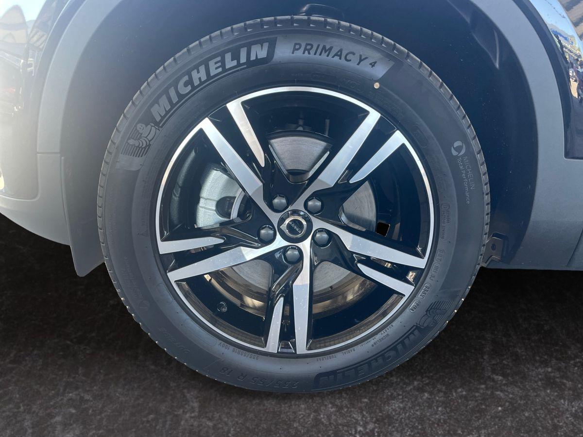 Volvo XC40 B3 Mild Hybrid Plus Dark Aut. - Bild 10