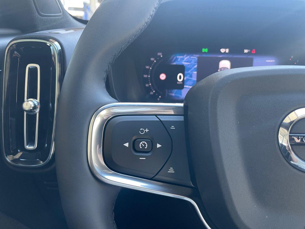 Volvo XC40 B3 Mild Hybrid Plus Dark Aut. - Bild 25