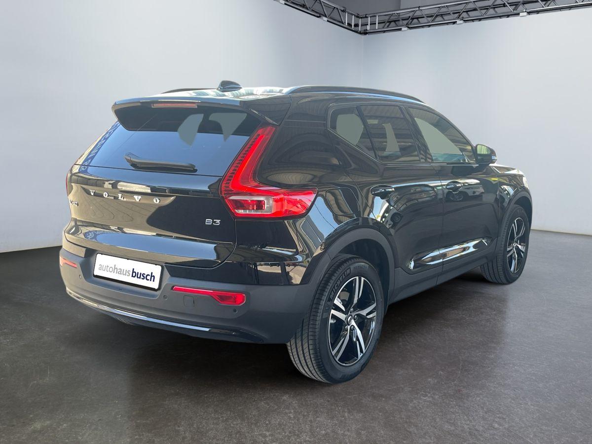 Volvo XC40 Plus Dark 2WD Metallic - Bild 6