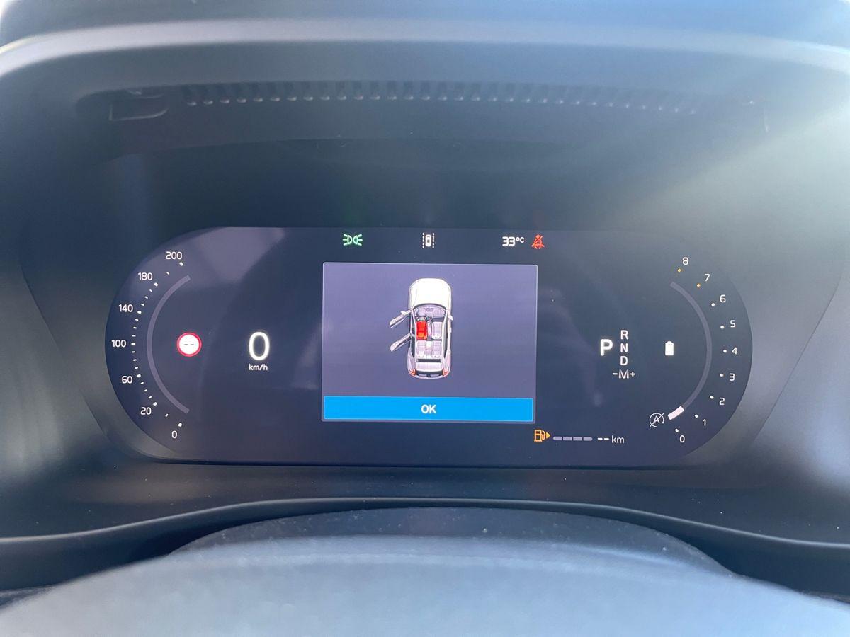 Volvo XC40 Plus Dark 2WD Metallic - Bild 15