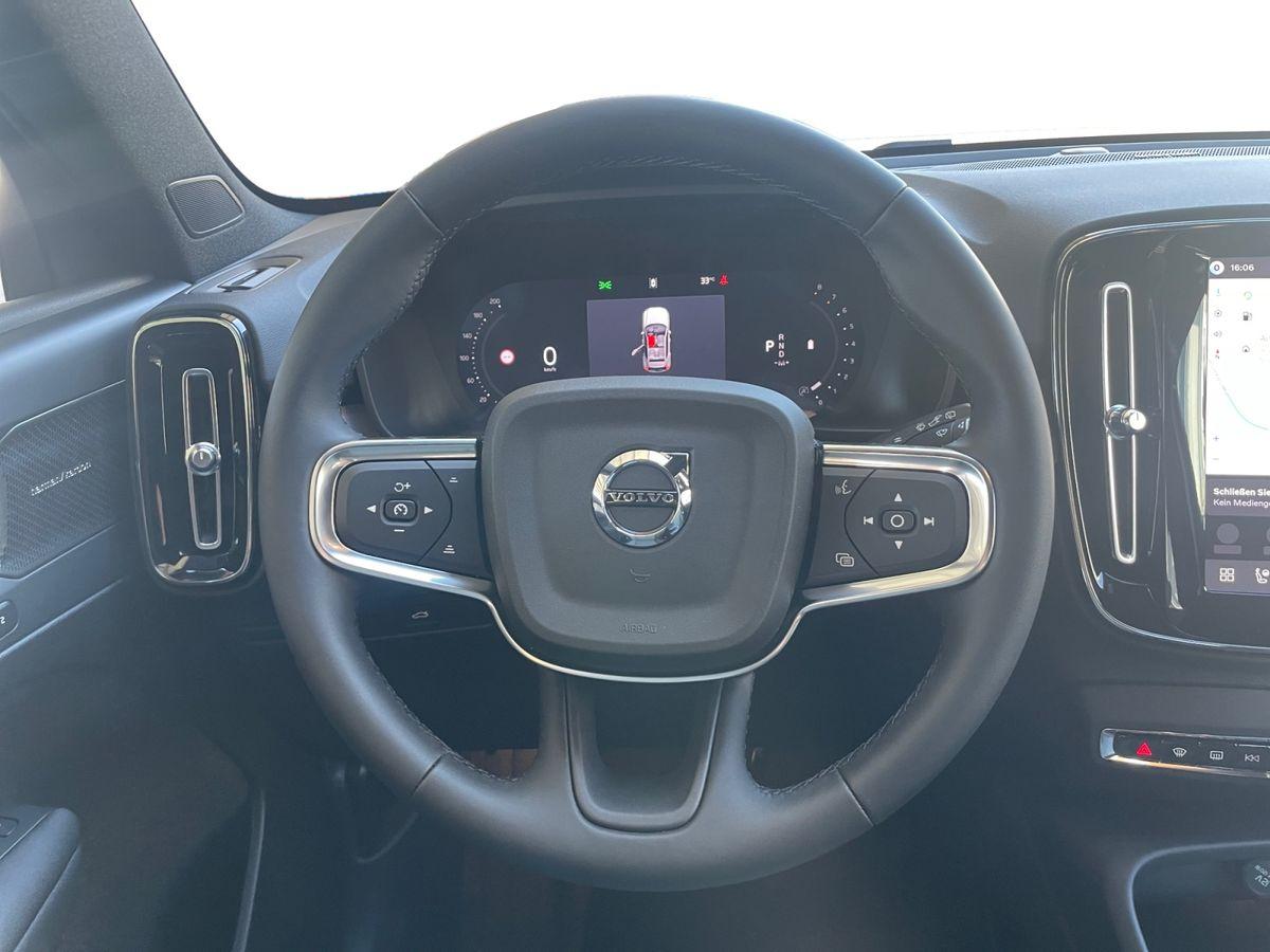 Volvo XC40 Plus Dark 2WD Metallic - Bild 14