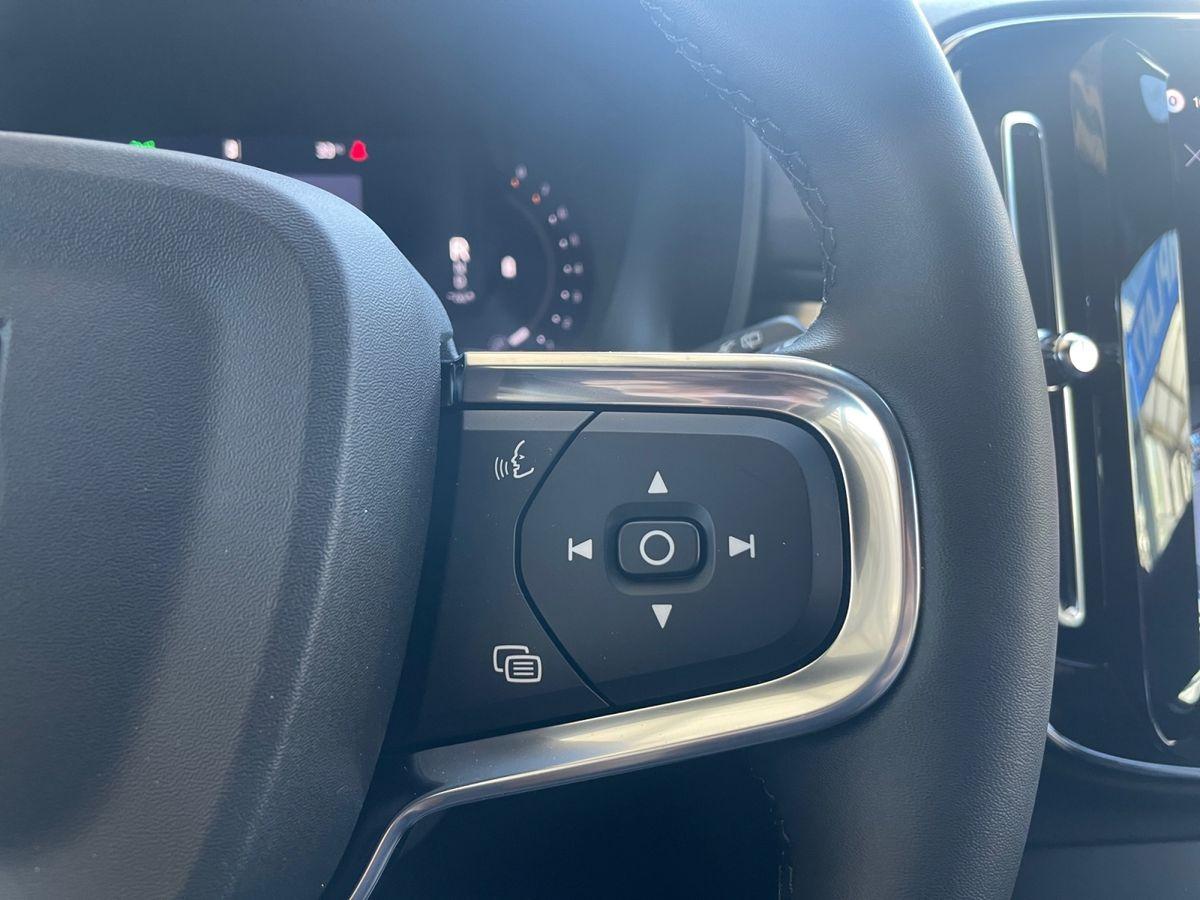 Volvo XC40 Plus Dark 2WD Metallic - Bild 26
