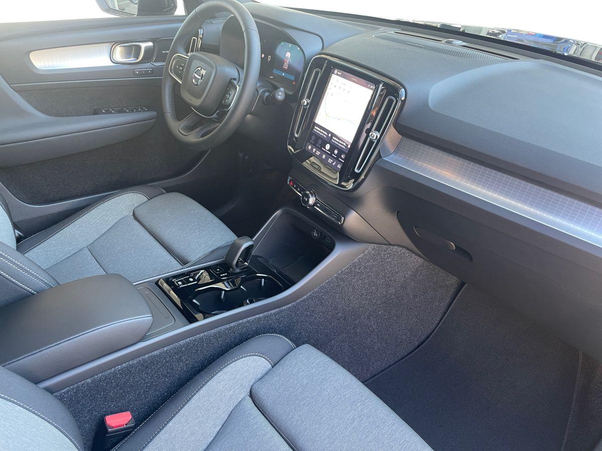 Volvo XC40 Plus Dark 2WD Metallic - Bild 18