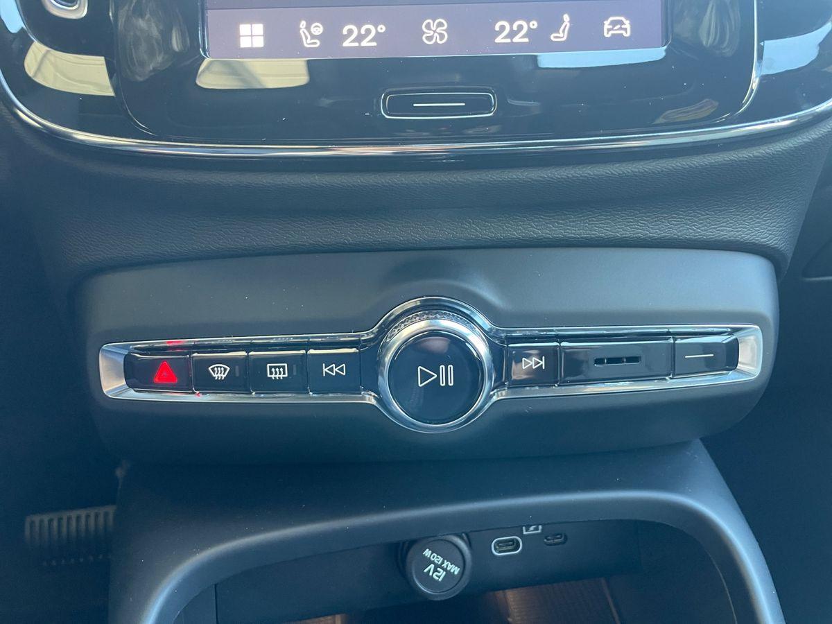 Volvo XC40 Plus Dark 2WD Metallic - Bild 23