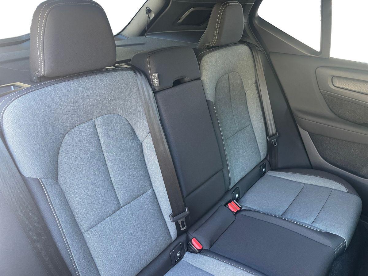Volvo XC40 Plus Dark 2WD Metallic - Bild 19