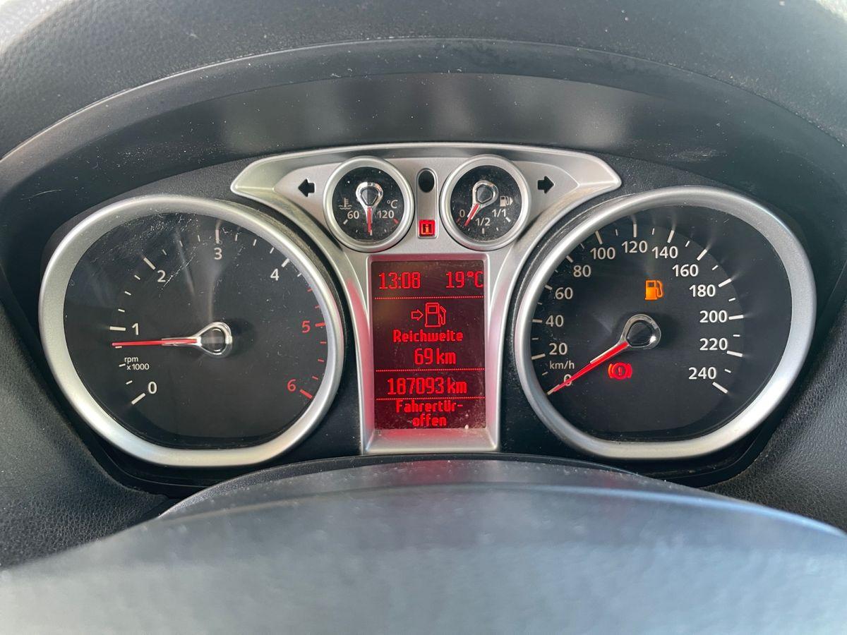 Ford Kuga 2.0 TDCi ** PANORAMADACH/PARKPILOT/NAVI ** - Bild 15