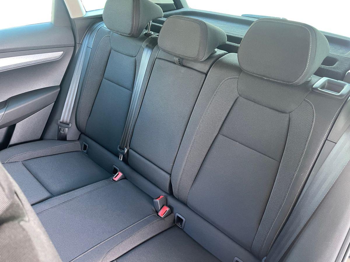 Skoda Karoq 1.5 TSI DSG * LED / KAMERA / Lenkrad beheizbar * - Bild 17