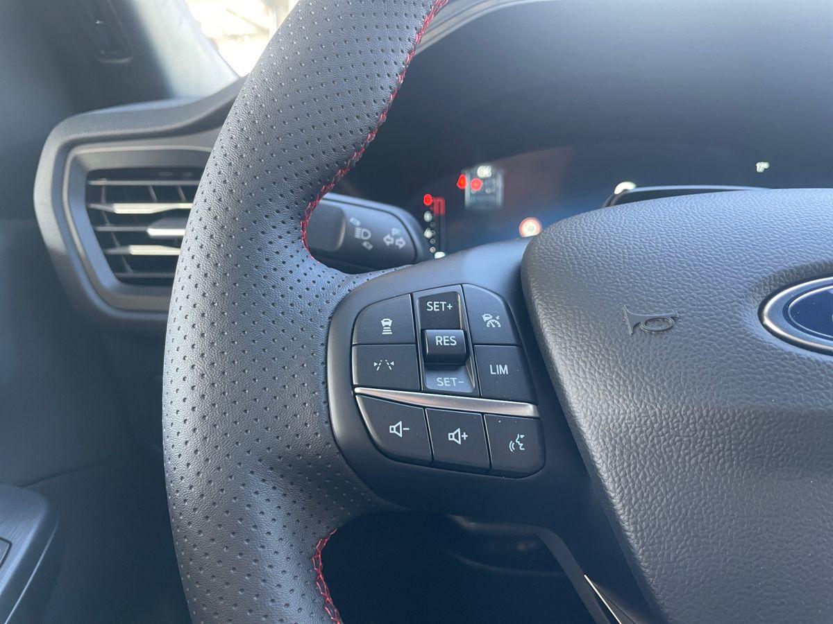 Ford Kuga 1.5 EcoBoost Aut. Styling Paket Black / 20″ LMF - Bild 25