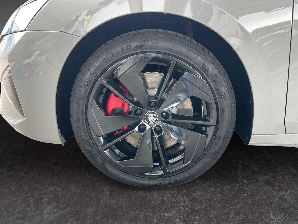 Skoda Octavia RS Combi 2.0 TSI DSG ** AHK/LED/NAVI/KESSY ** - Bild 10