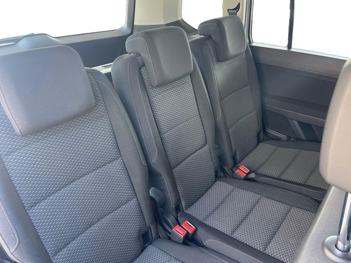 VW Touran 1.5 TSI ** ACC/NAVI/PARKPILOT/7-Sitzer ** - Bild 19