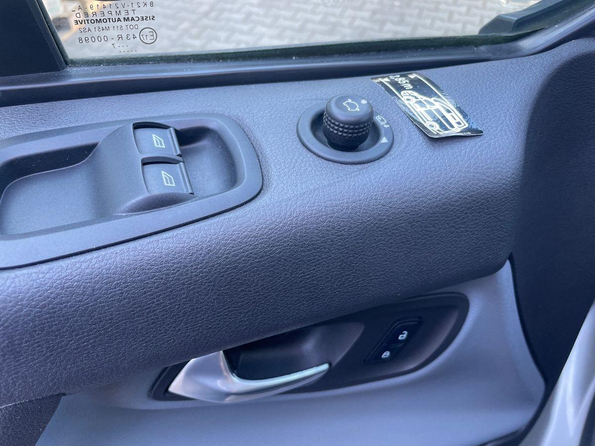 Ford Tourneo Custom 310 L1 Trend 2.0 TDCi KAT Metalli - Bild 12
