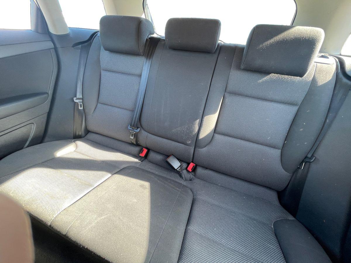Audi A3 1.6 TDI Attraction ** nur für Händler ** - Bild 17
