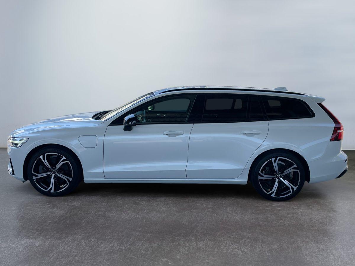 Volvo V60 Kombi Plus Dark T8 Recharge Plug-In Hybrid AWD - Bild 3