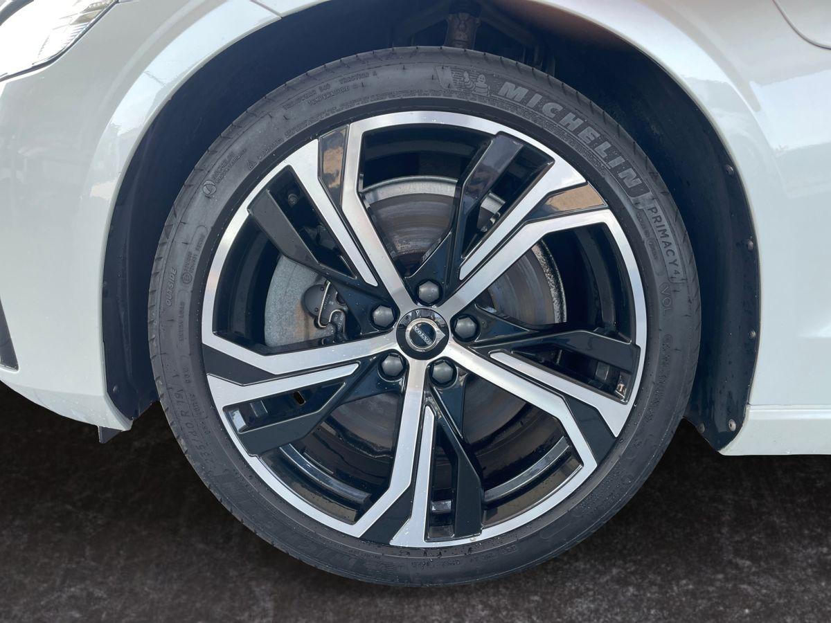 Volvo V60 Kombi Plus Dark T8 Recharge Plug-In Hybrid AWD - Bild 10