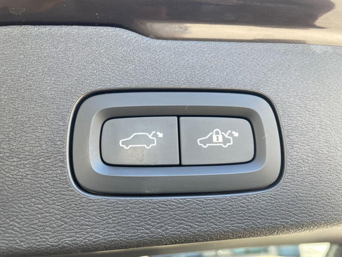 Volvo V60 Kombi Plus Dark Recharge Plug-In Hybrid AWD - Bild 21