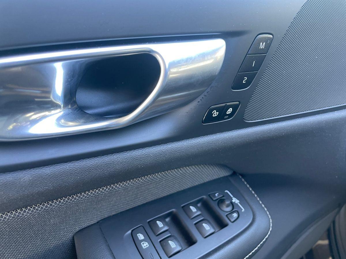 Volvo V60 Kombi Plus Dark Recharge Plug-In Hybrid AWD - Bild 12