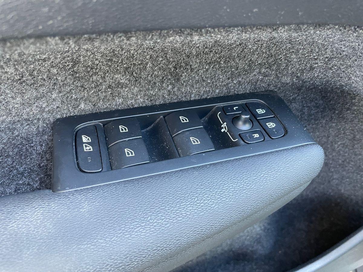 Volvo XC40 Plus Recharge Pure Electric 2WD - Bild 12