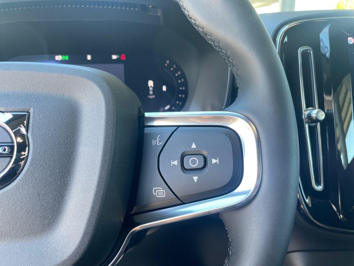 Volvo XC40 Plus Dark 2WD 2.0 Turbo Metallic - Bild 26