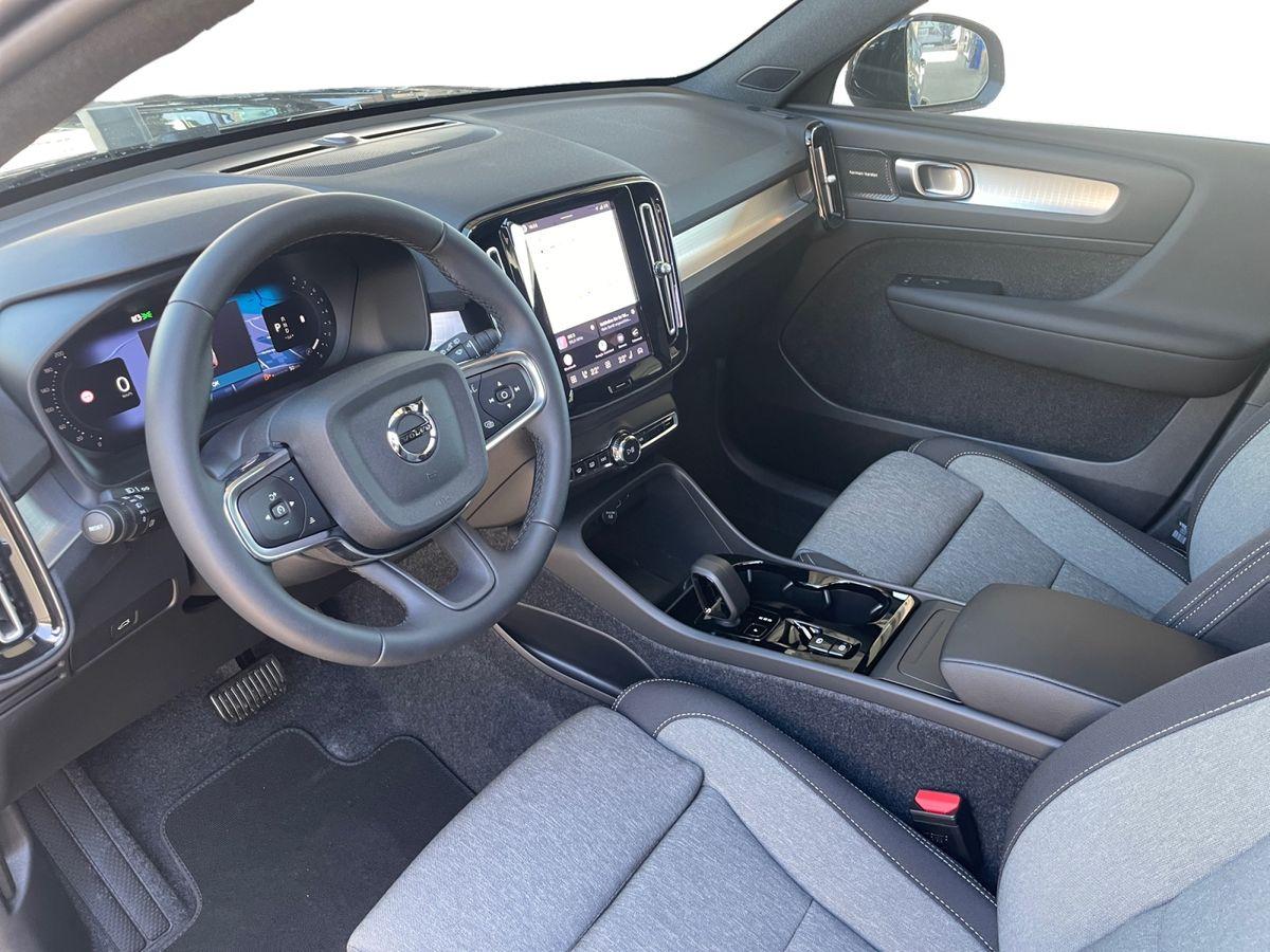 Volvo XC40 Plus Dark 2WD 2.0 Turbo Metallic - Bild 11