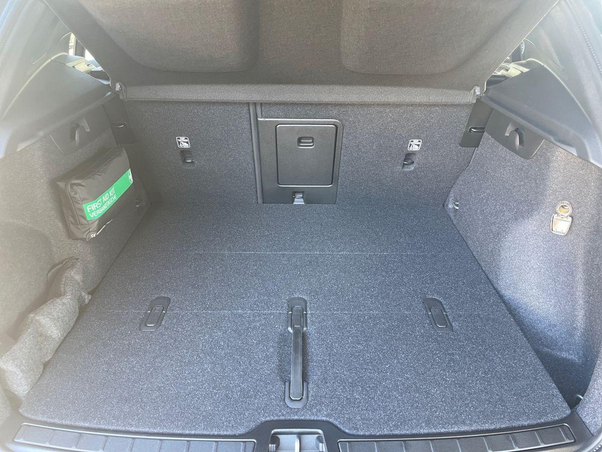 Volvo XC40 Plus Dark 2WD 2.0 Turbo Metallic - Bild 20