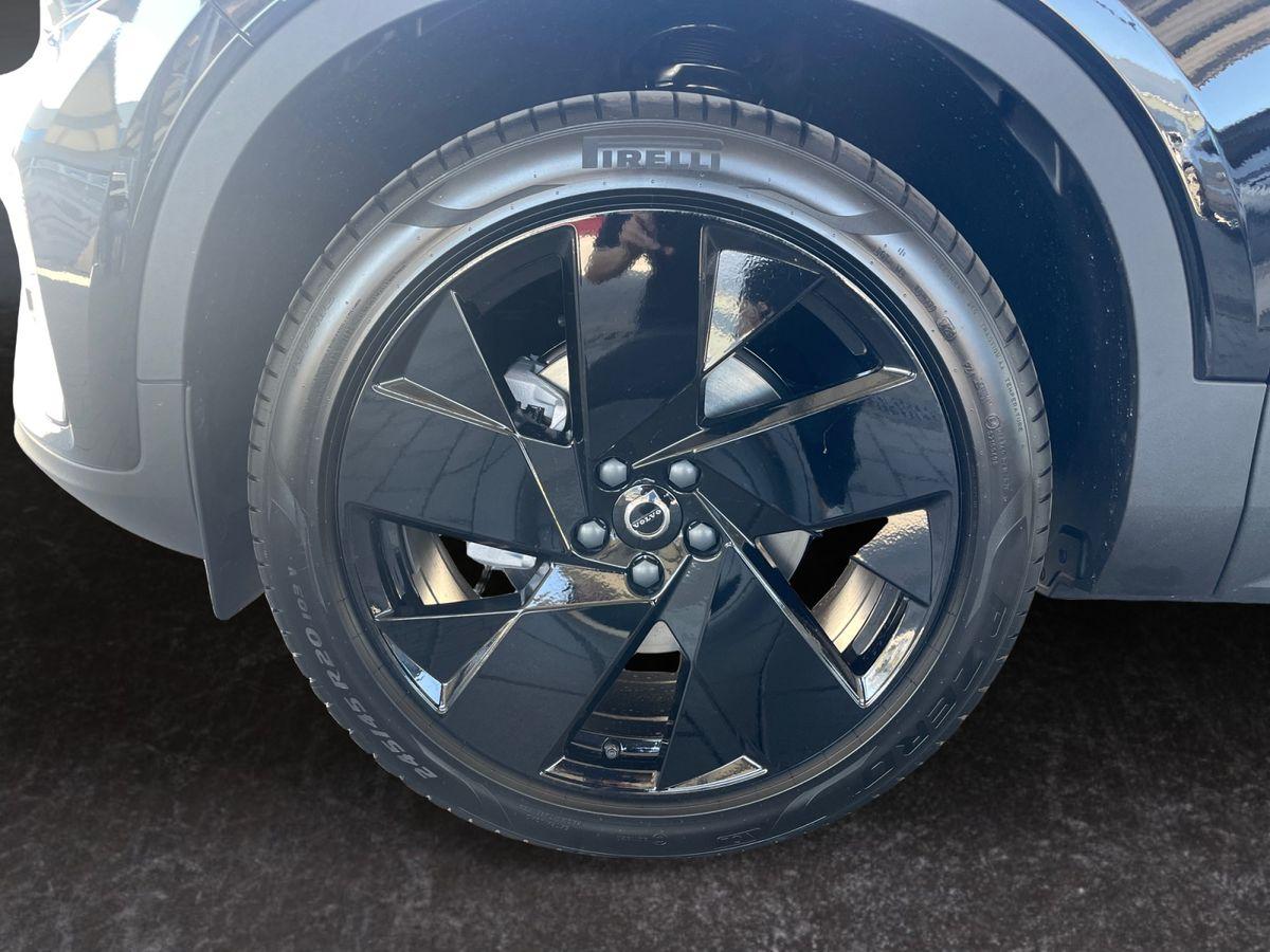 Volvo XC40 Plus Black Edition 2WD 2.0 Turbo Metallic - Bild 10