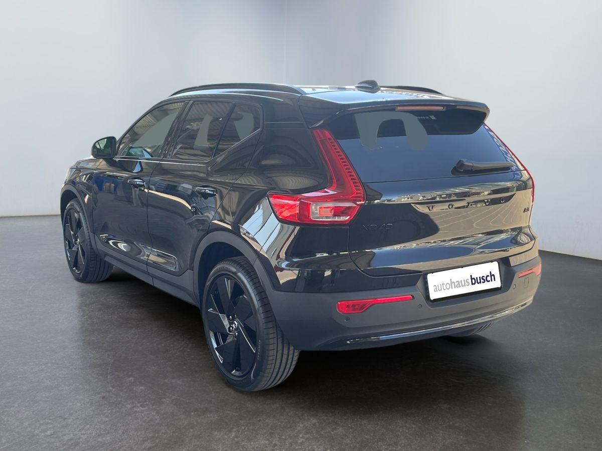 Volvo XC40 Plus Black Edition 2WD 2.0 Turbo Metallic - Bild 4