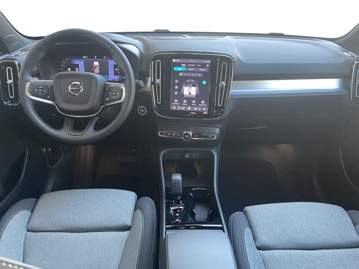 Volvo XC40 Plus Black Edition 2WD 2.0 Turbo Metallic - Bild 13