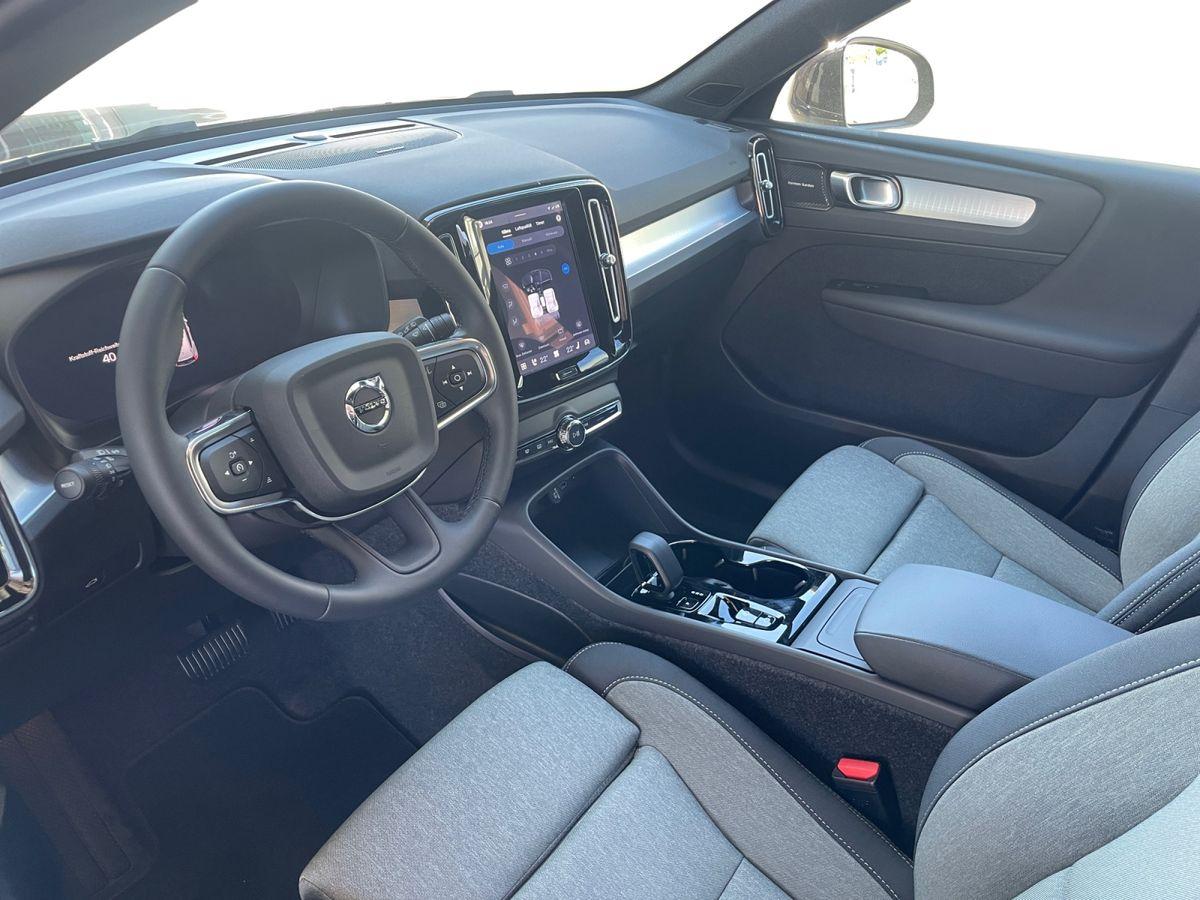 Volvo XC40 Plus Black Edition 2WD 2.0 Turbo Metallic - Bild 11