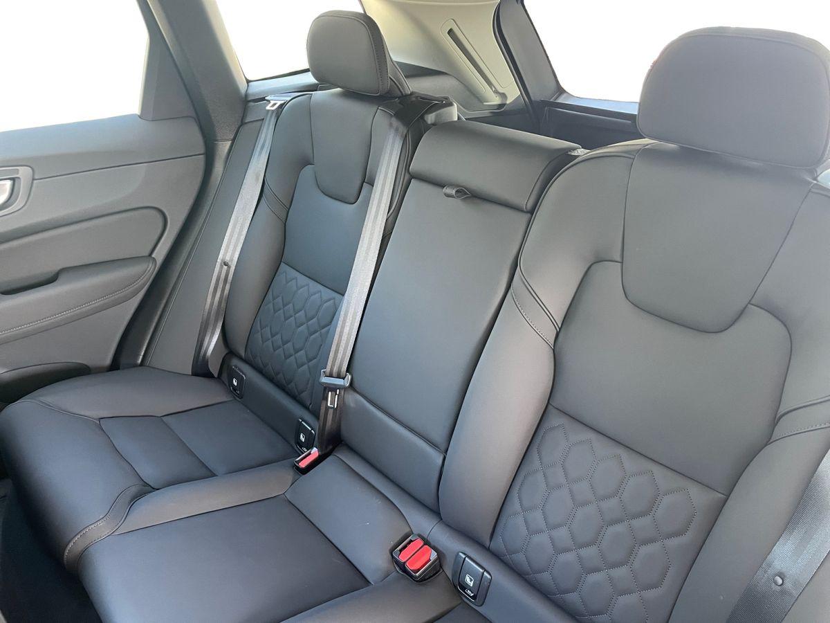 Volvo XC60 XC 60 T6 AWD Plug-in Hybrid Plus Dark T 5-Seat - Bild 17