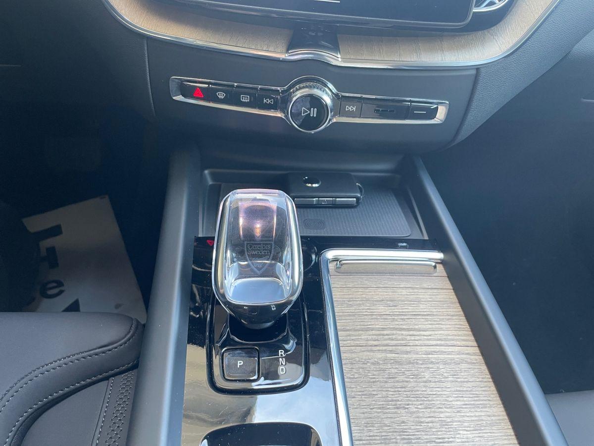 Volvo XC60 XC 60 T6 AWD Plug-in Hybrid Plus Dark T 5-Seat - Bild 16