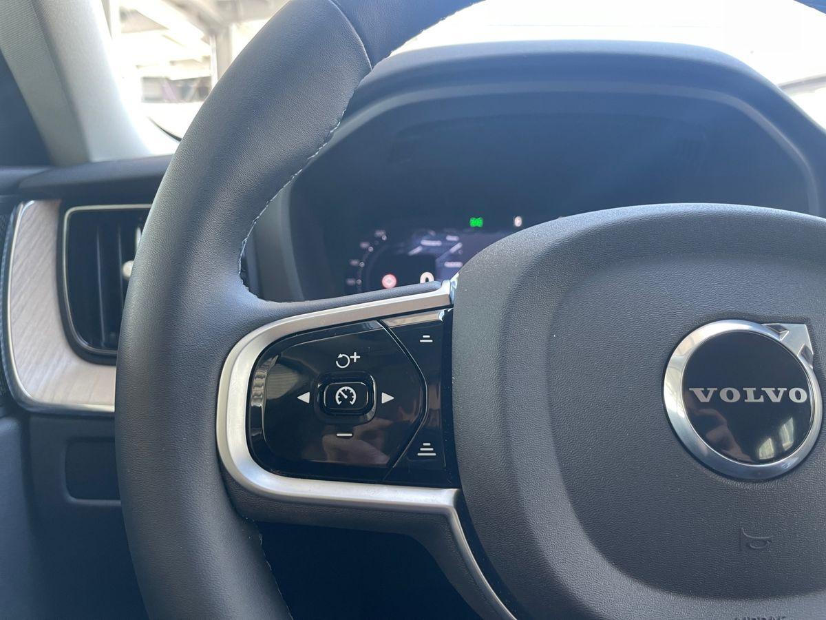 Volvo XC60 XC 60 T6 AWD Plug-in Hybrid Plus Dark T 5-Seat - Bild 25